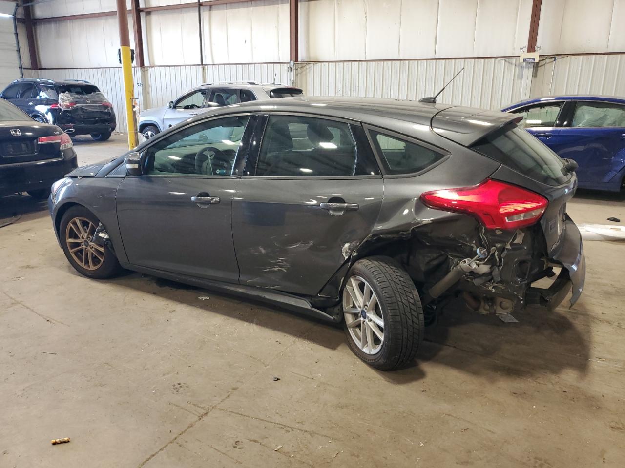 2017 Ford Focus Se vin: 1FADP3K23HL316425