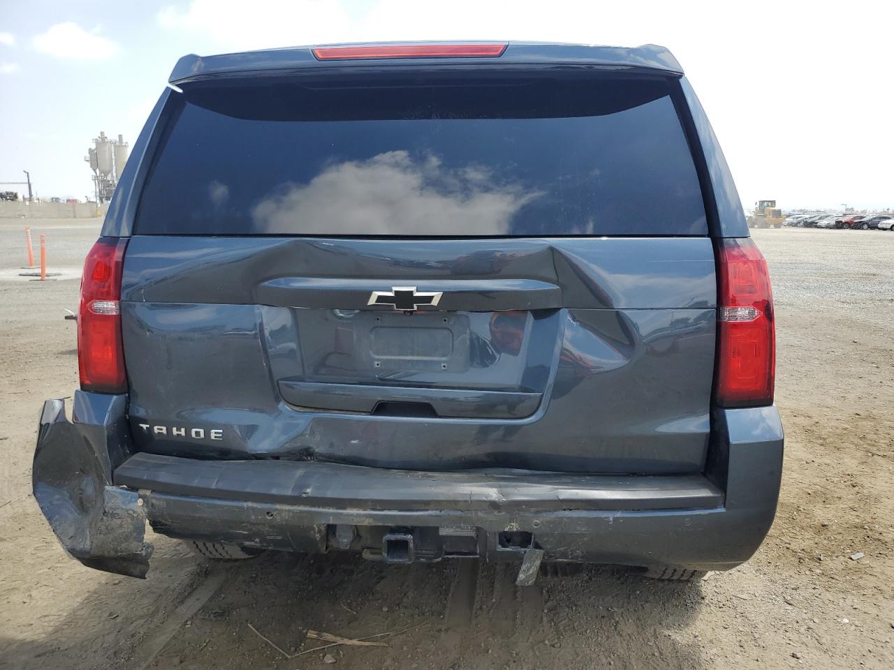 1GNSCBKC0KR331122 2019 Chevrolet Tahoe C1500 Lt