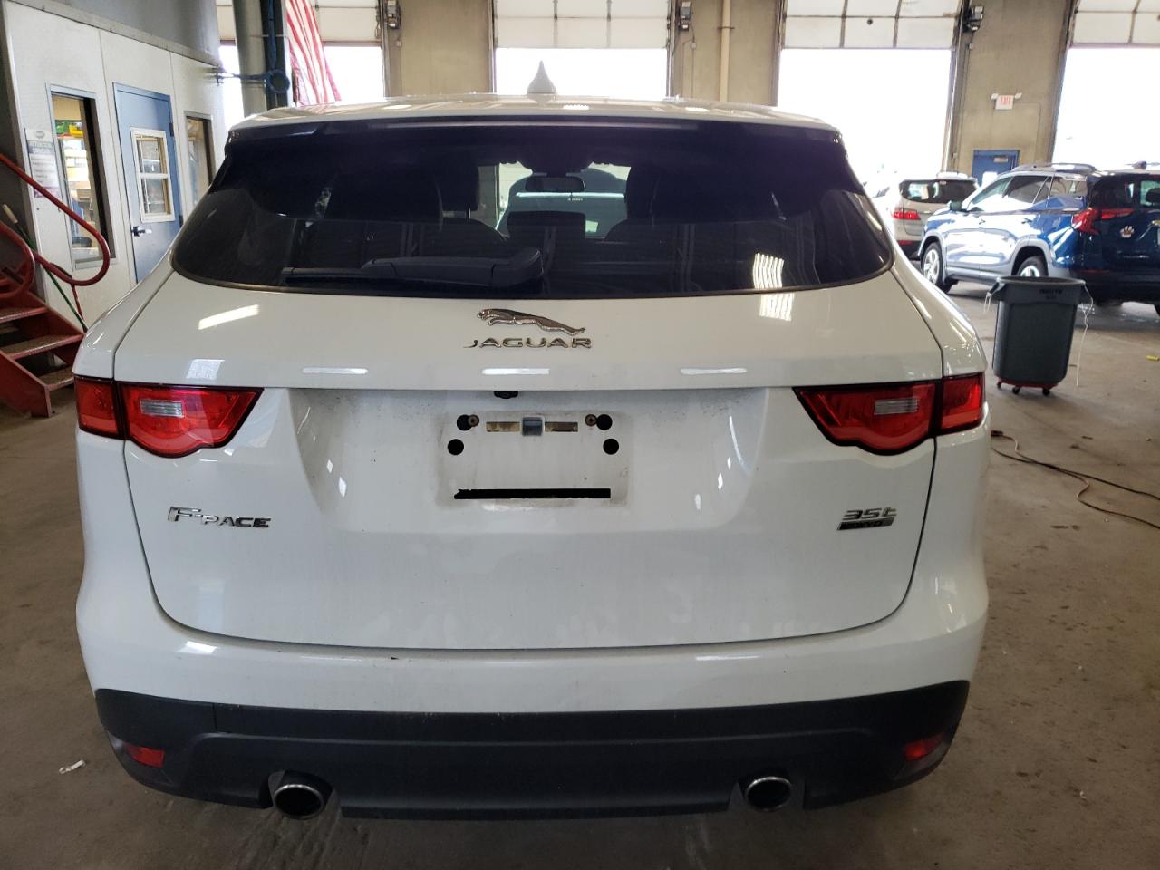 SADCJ2BVXHA066290 2017 Jaguar F-Pace Premium