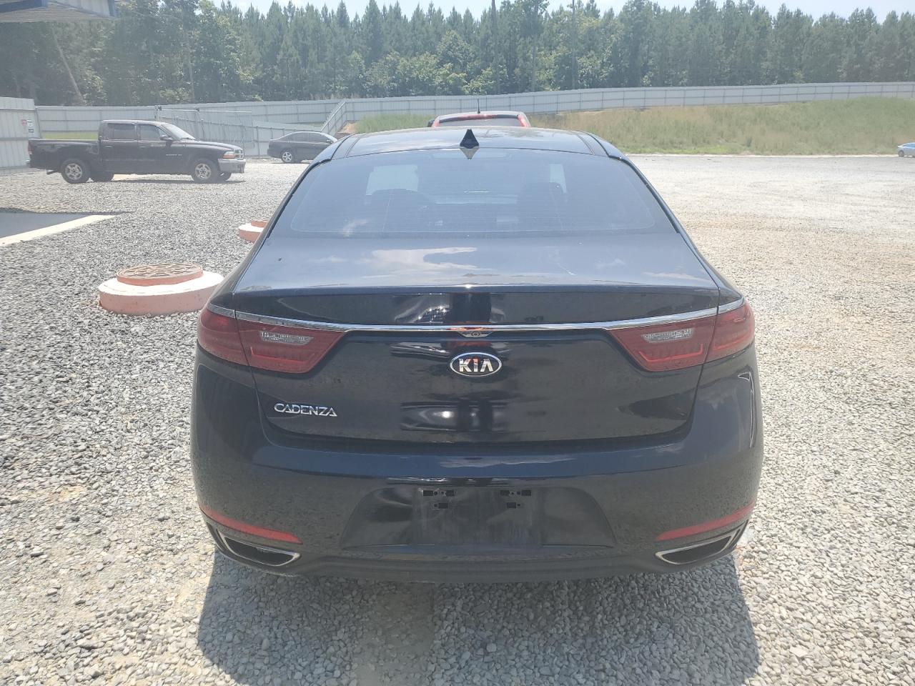 KNALC4J11H5061257 2017 Kia Cadenza Premium