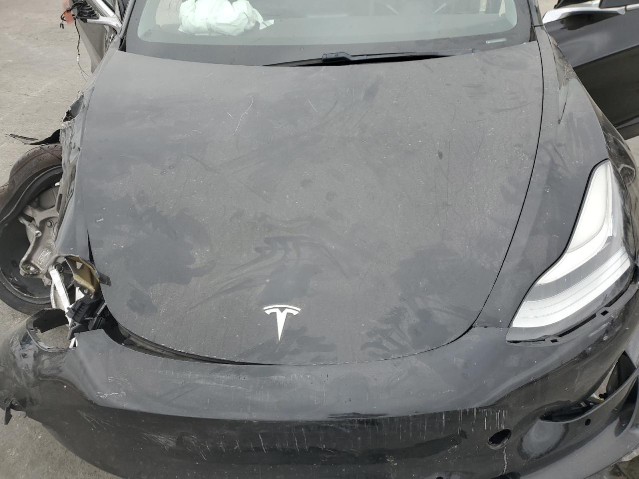 5YJ3E1EA2JF172829 2018 Tesla Model 3