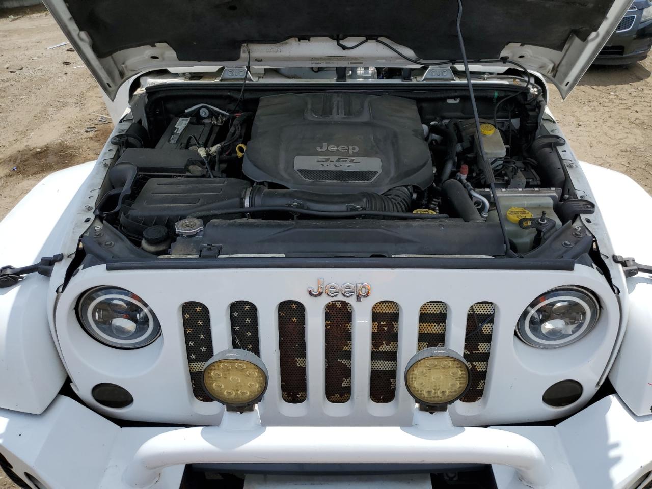 1C4HJWEG4CL195287 2012 Jeep Wrangler Unlimited Sahara