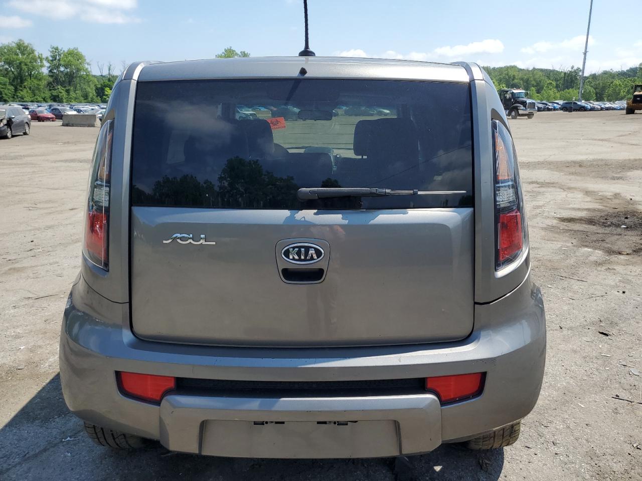 KNDJT2A26B7225363 2011 Kia Soul +