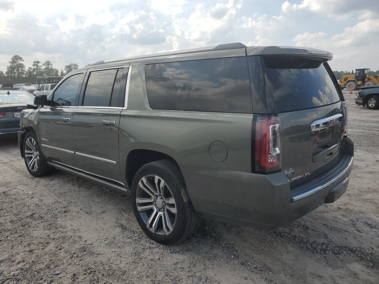 1GKS2HKJ8JR355023 2018 GMC Yukon Xl Denali