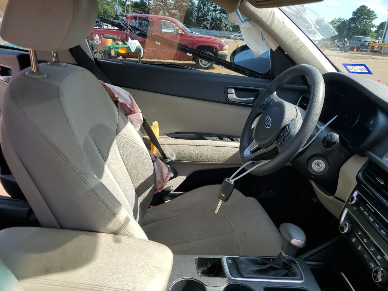 5XXGT4L35JG270666 2018 Kia Optima Lx