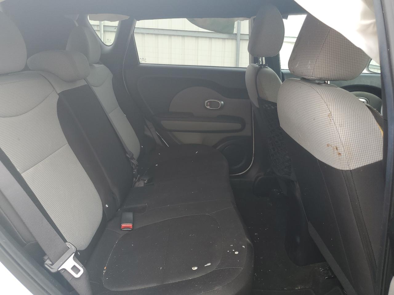 KNDJN2A21G7408381 2016 Kia Soul