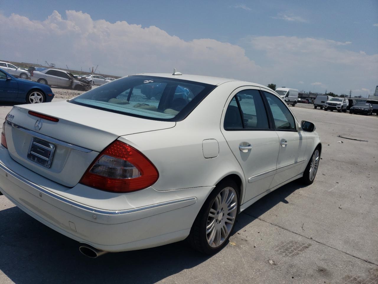 WDBUF56X38B228056 2008 Mercedes-Benz E 350