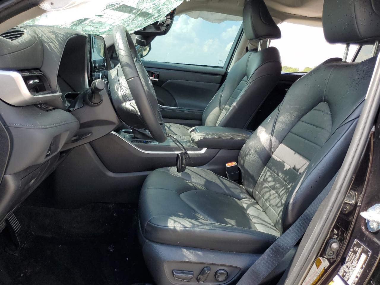 5TDGZRAH8NS125488 2022 Toyota Highlander Xle