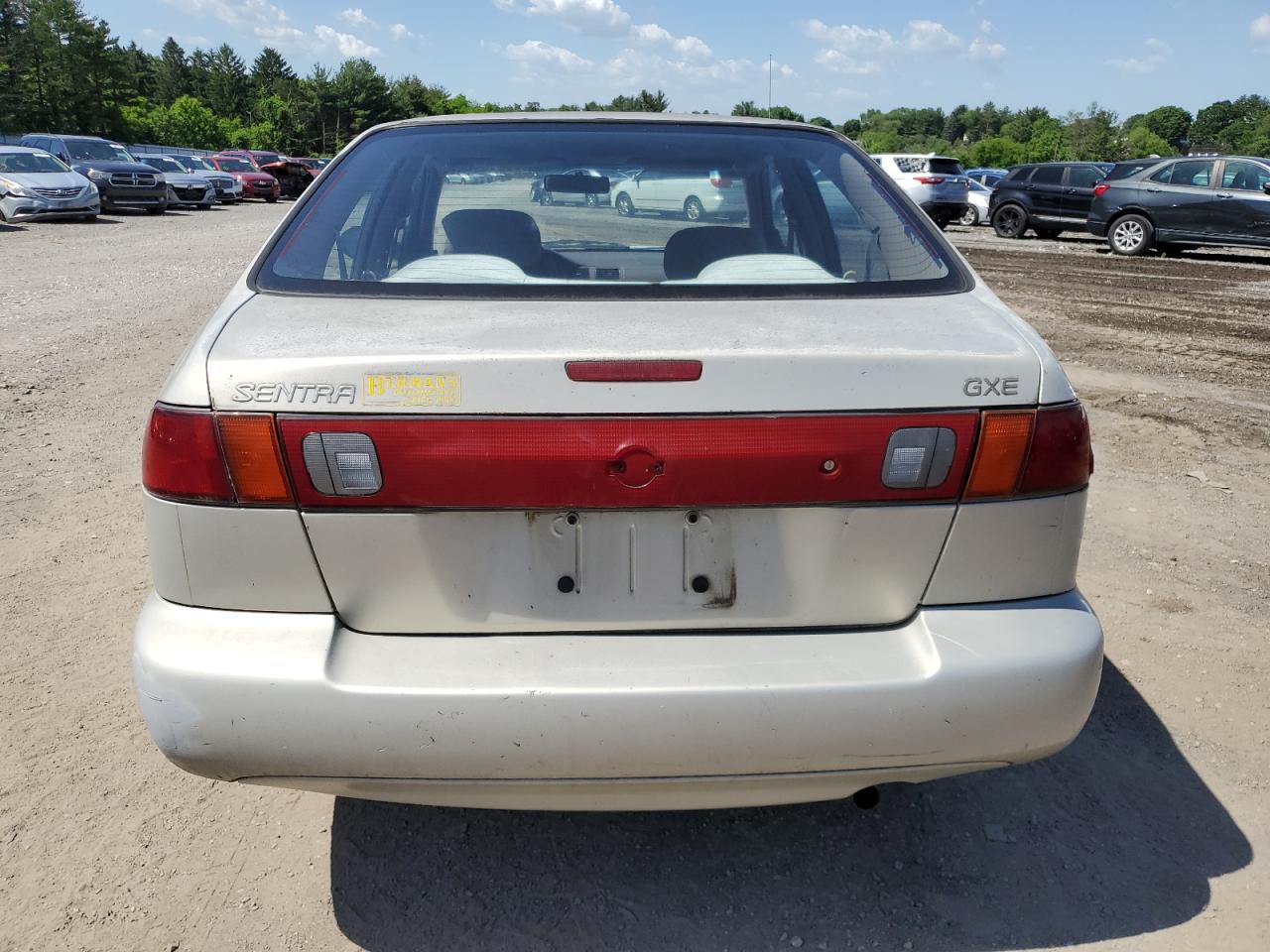 3N1AB41D5WL056585 1998 Nissan Sentra Xe