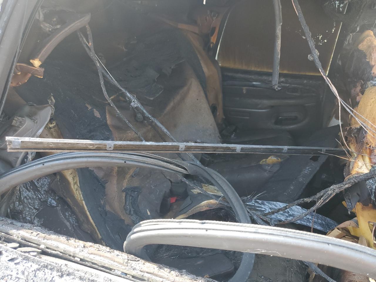 1GYEC63N55R228774 2005 Cadillac Escalade Luxury