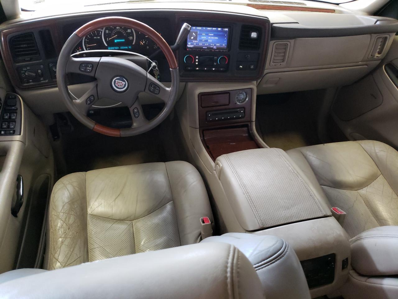 1GYEK63N74R190725 2004 Cadillac Escalade Luxury