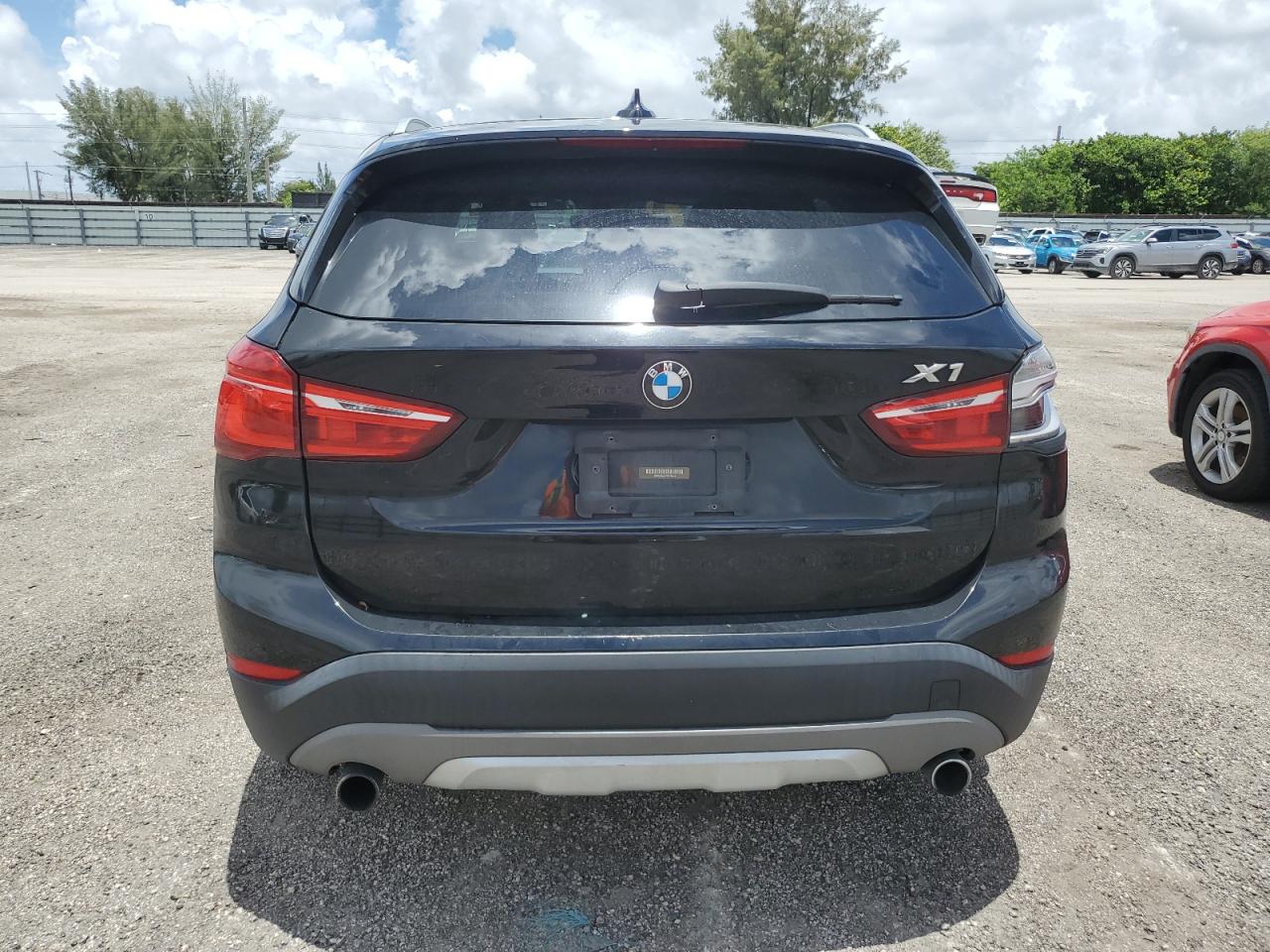 WBXHT3C37H5F76528 2017 BMW X1 xDrive28I