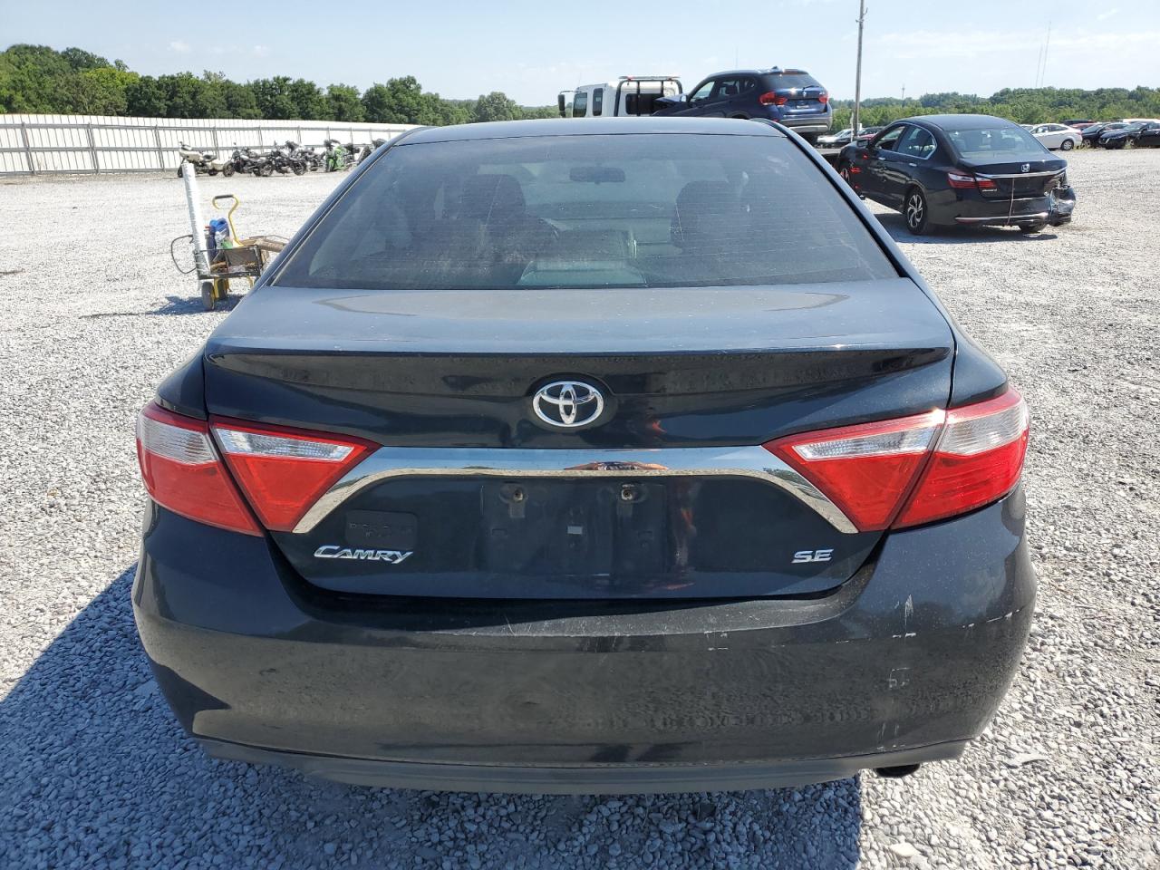 2017 Toyota Camry Le vin: 4T1BF1FK3HU686749