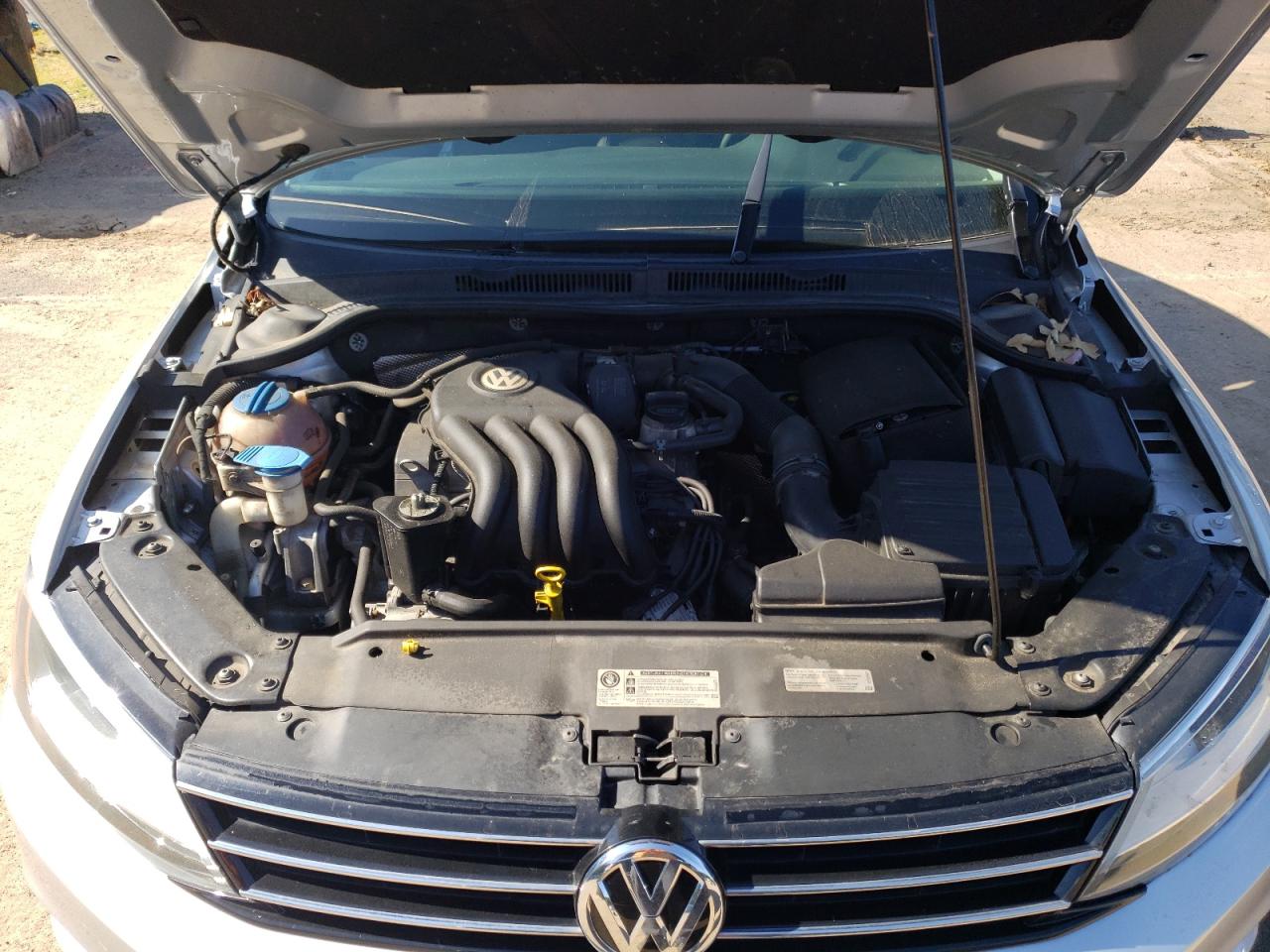 3VW2K7AJ9FM242081 2015 Volkswagen Jetta Base