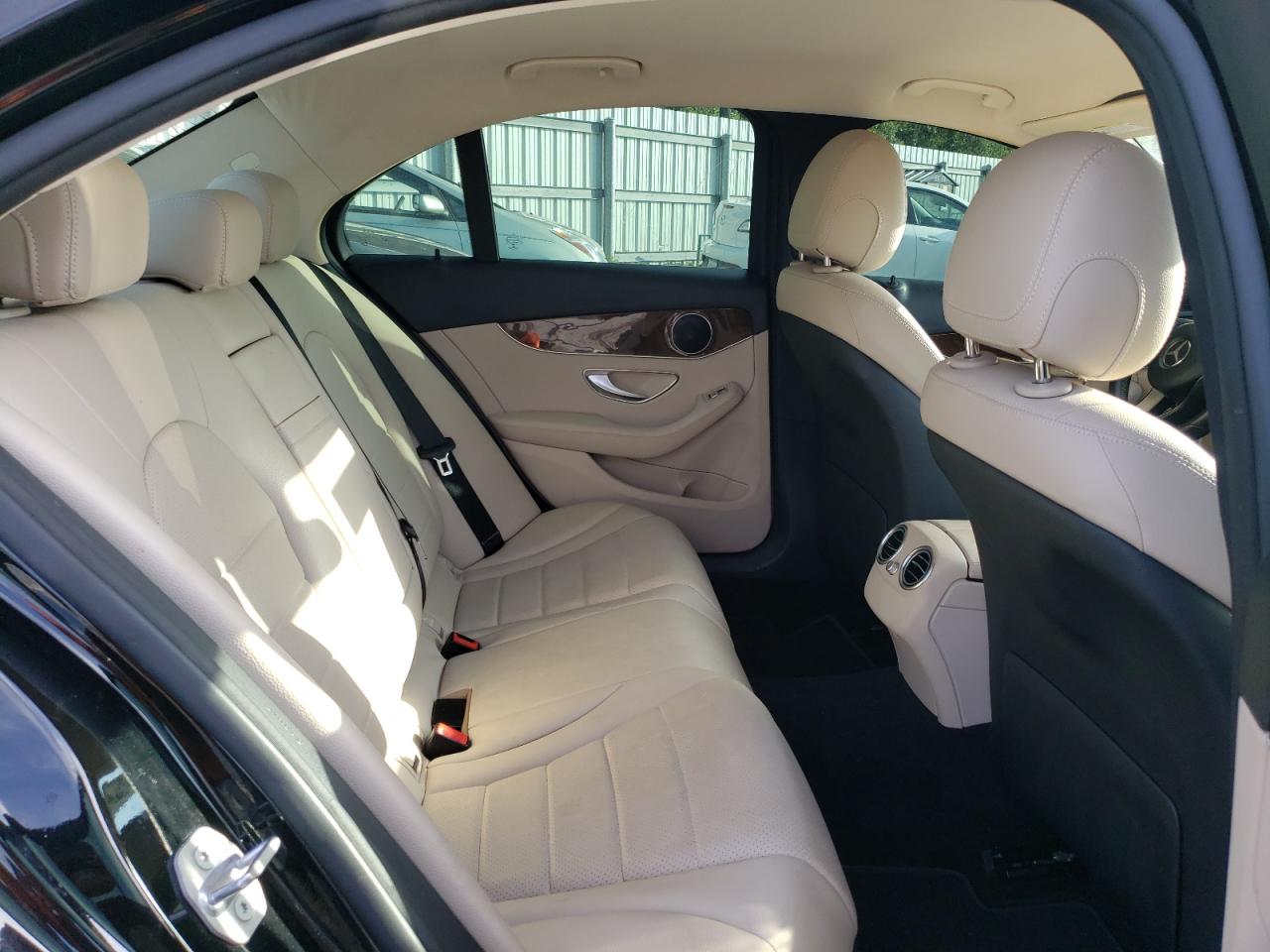 55SWF4JB5HU203624 2017 Mercedes-Benz C 300