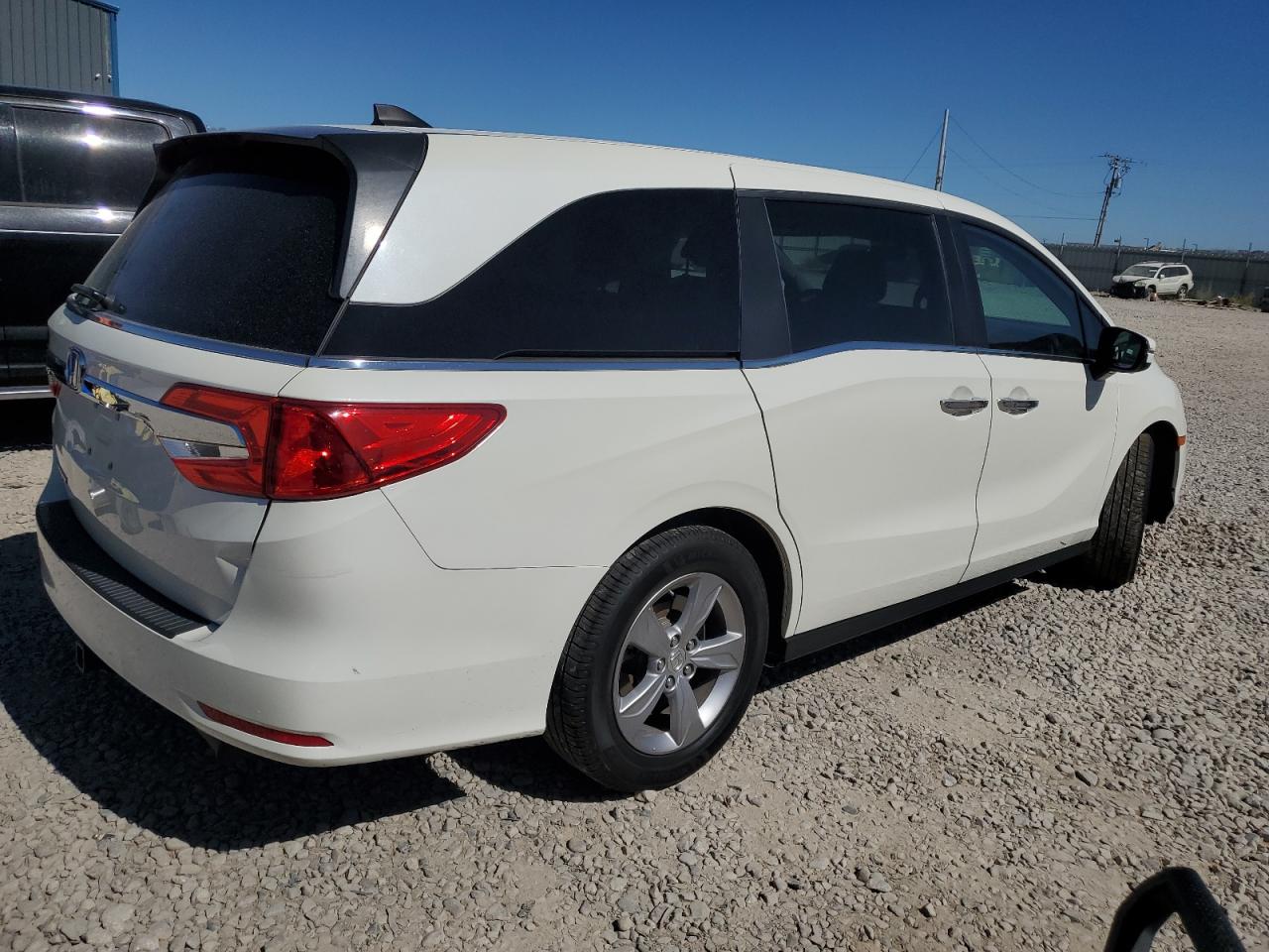 5FNRL6H77JB109917 2018 Honda Odyssey Exl