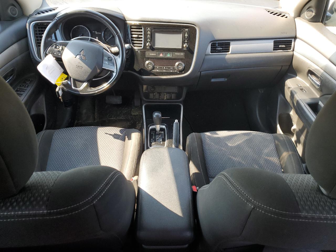 JA4AD2A3XHZ014860 2017 Mitsubishi Outlander Es