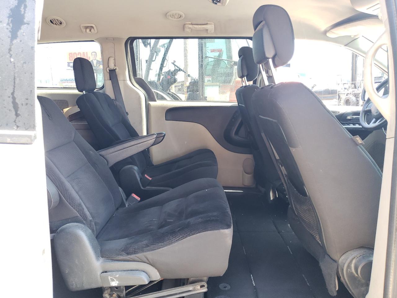 2C4RDGBG3JR329992 2018 Dodge Grand Caravan Se