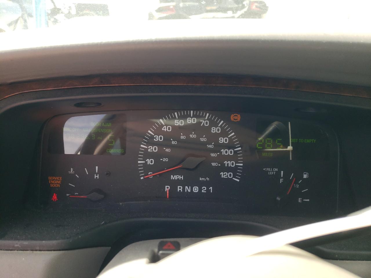 1LNHM81W52Y611389 2002 Lincoln Town Car Executive