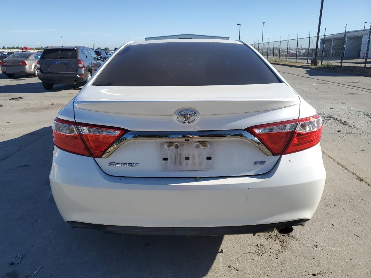 2016 Toyota Camry Le vin: 4T1BF1FK7GU126067