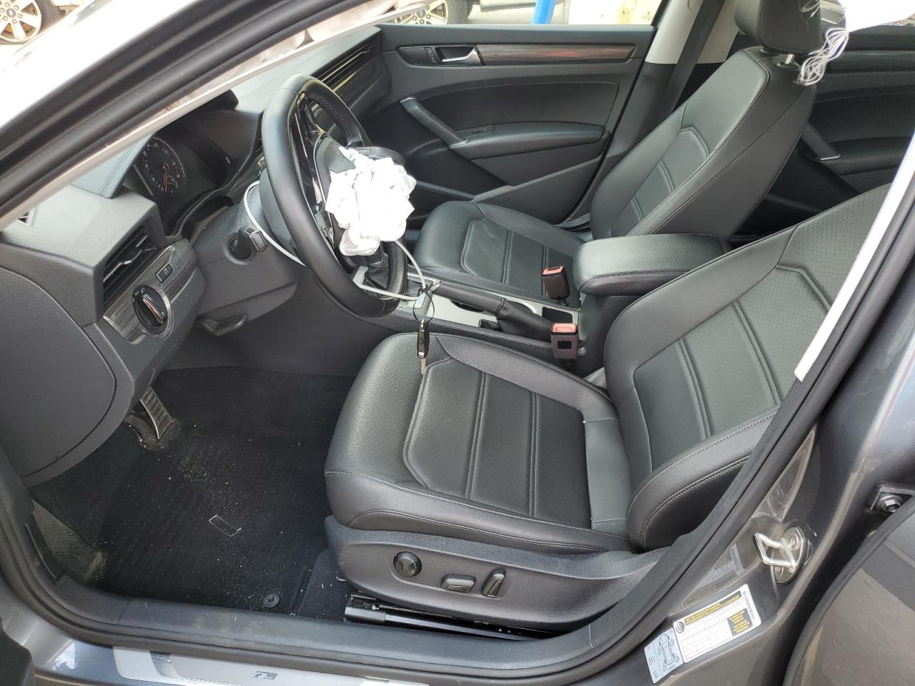 1VWMA7A37LC027289 2020 Volkswagen Passat R-Line