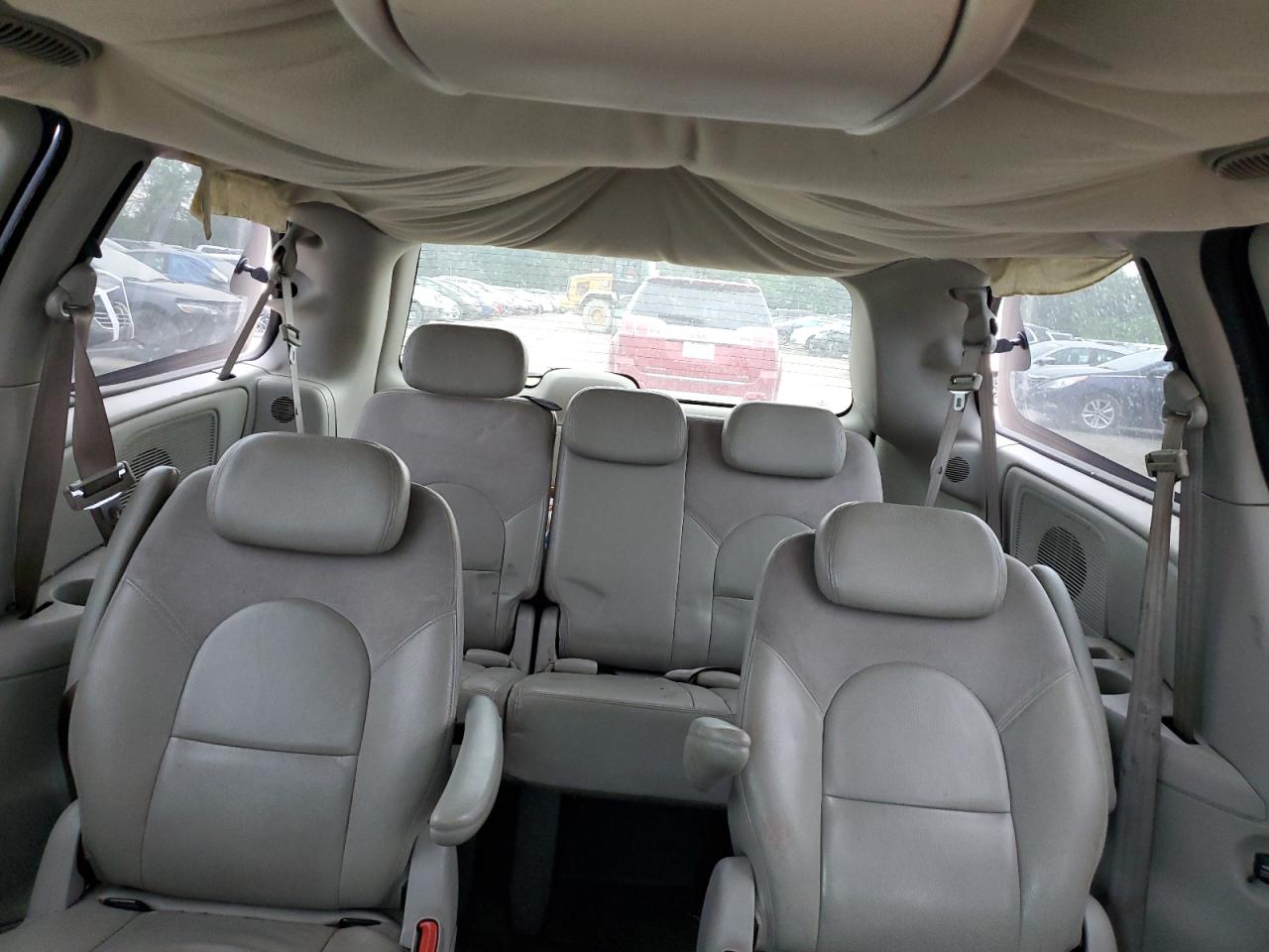 2C4GP64L95R174275 2005 Chrysler Town & Country Limited