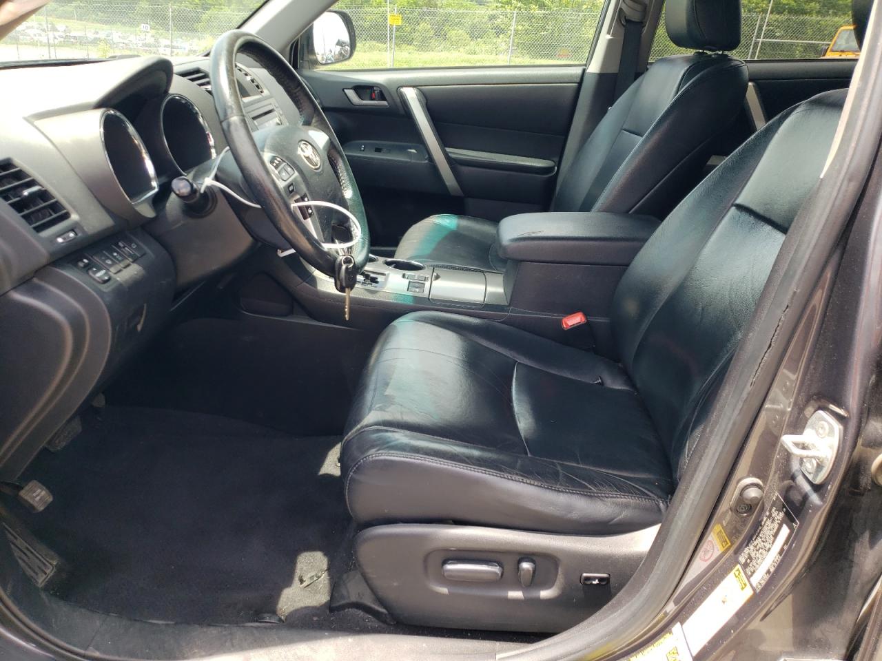 5TDBK3EH0CS166569 2012 Toyota Highlander Base