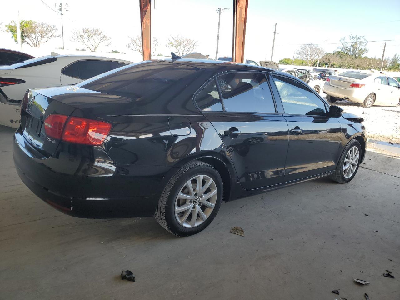 3VWBZ7AJ7BM316748 2011 Volkswagen Jetta Se