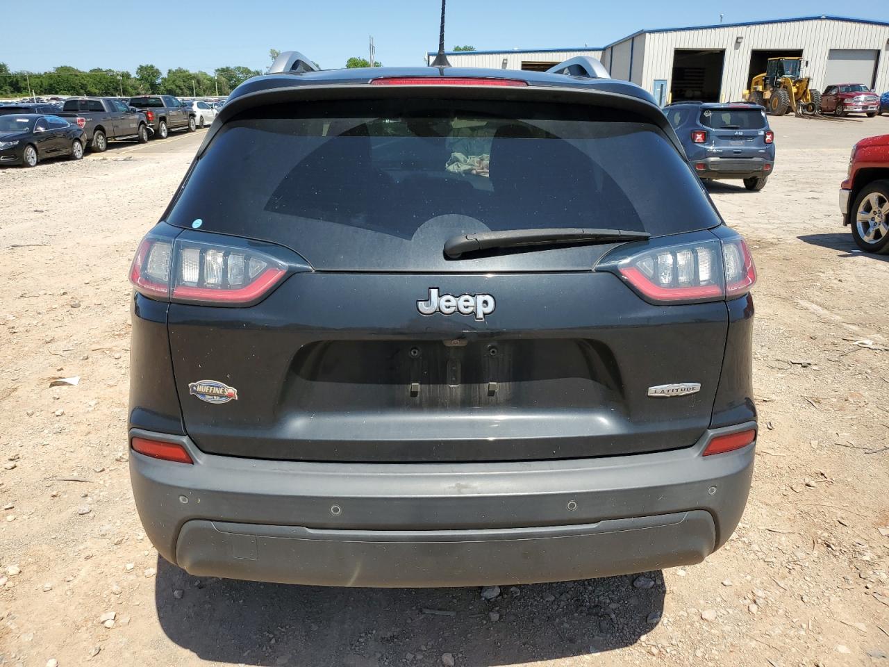 2019 Jeep Cherokee Latitude Plus vin: 1C4PJLLB1KD297429