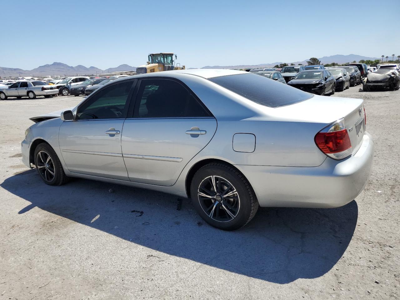 4T1BE32K55U565284 2005 Toyota Camry Le