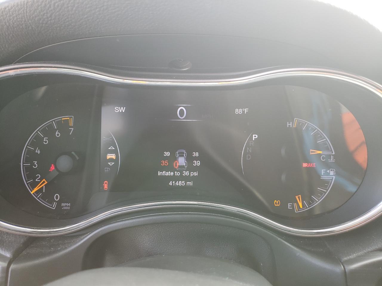 1C4RJEAG1KC571852 2019 Jeep Grand Cherokee Laredo