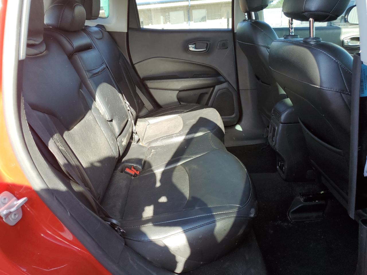 3C4NJCBB8KT749394 2019 Jeep Compass Latitude