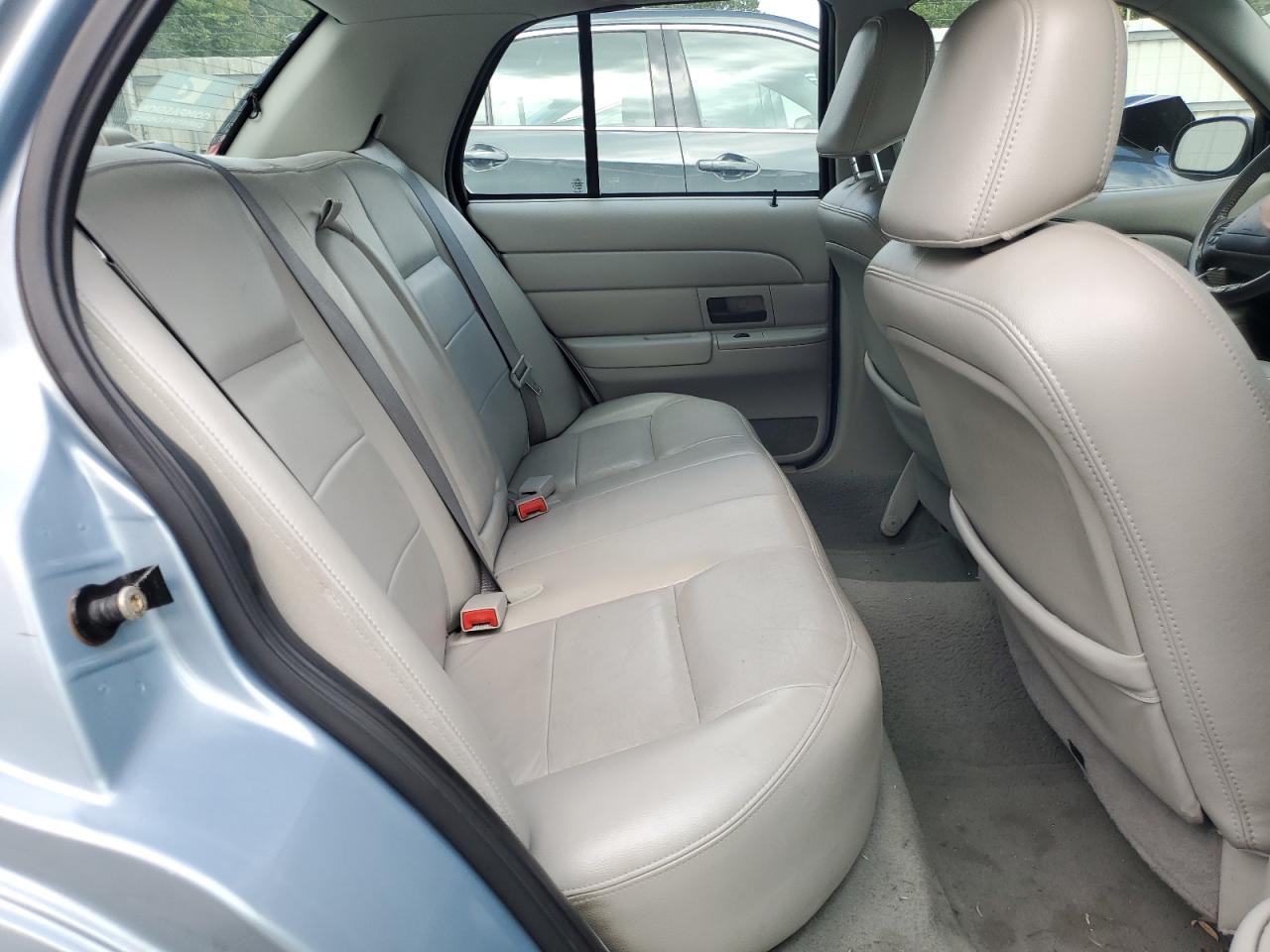 2FAFP74W94X149727 2004 Ford Crown Victoria Lx