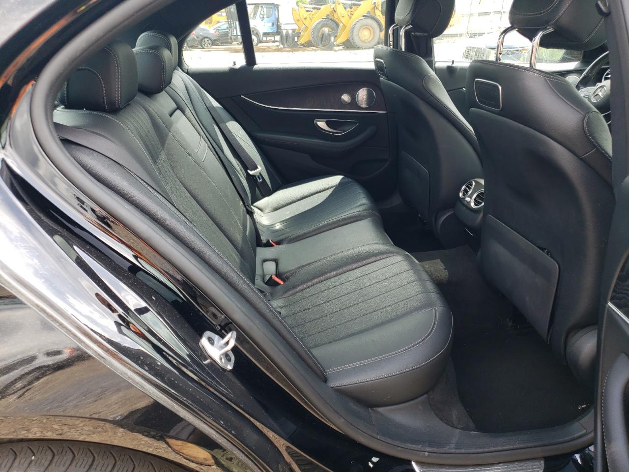 WDDZF4KB6KA603517 2019 Mercedes-Benz E 300 4Matic