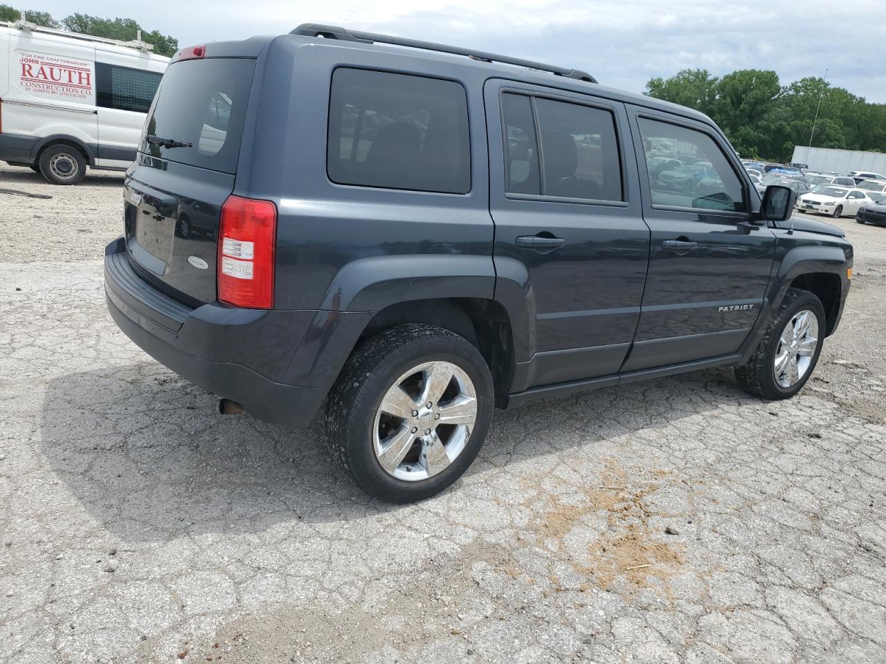 2014 Jeep Patriot Latitude vin: 1C4NJRFB2ED729374