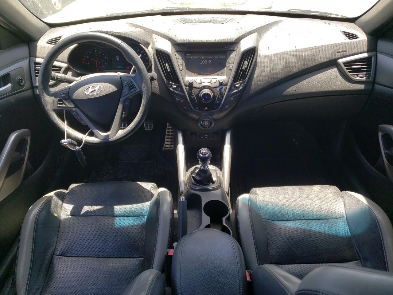 KMHTC6AE1GU286070 2016 Hyundai Veloster Turbo