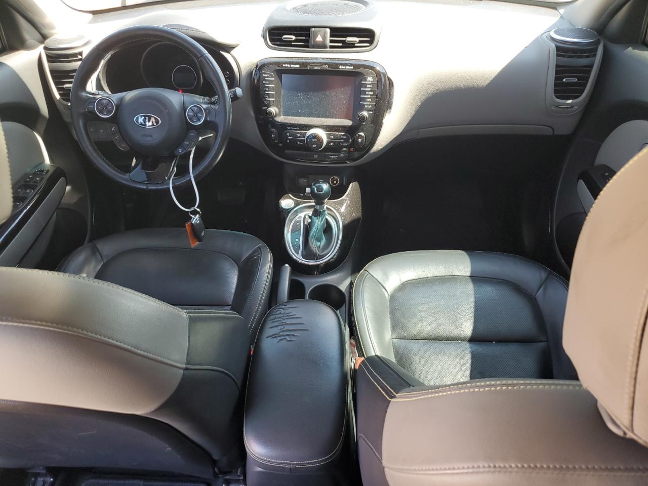 KNDJP3A56G7277281 2016 Kia Soul +