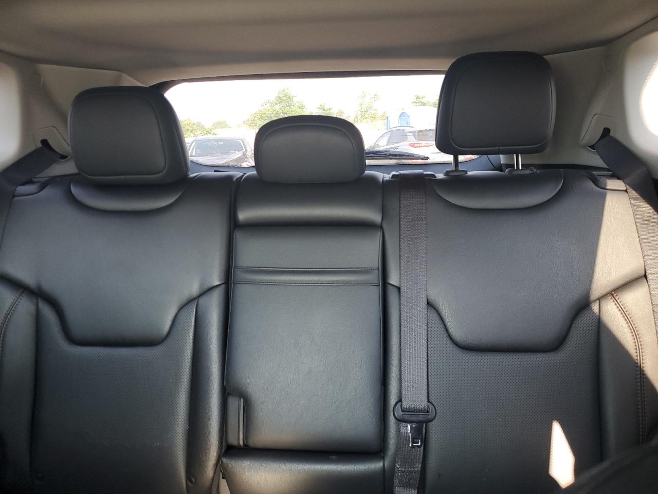 3C4NJDCB3KT761098 2019 Jeep Compass Limited