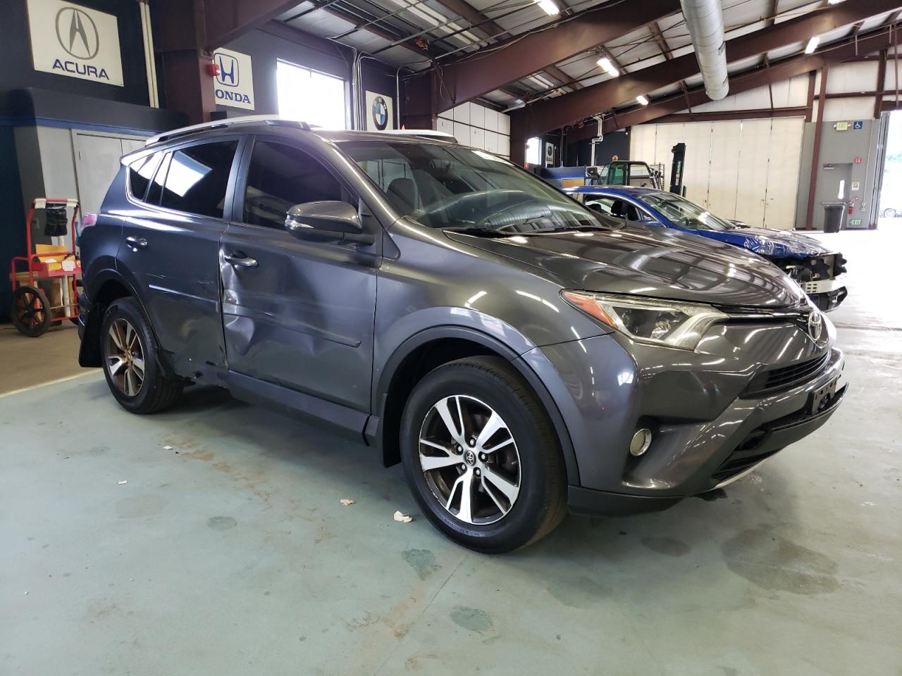 2016 Toyota Rav4 Xle vin: JTMRFREV2GJ089475