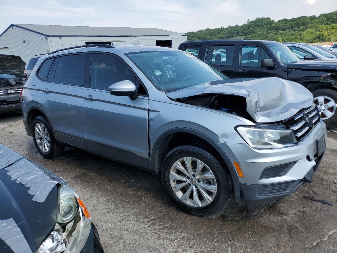 2019 Volkswagen Tiguan S vin: 3VV0B7AX2KM143984