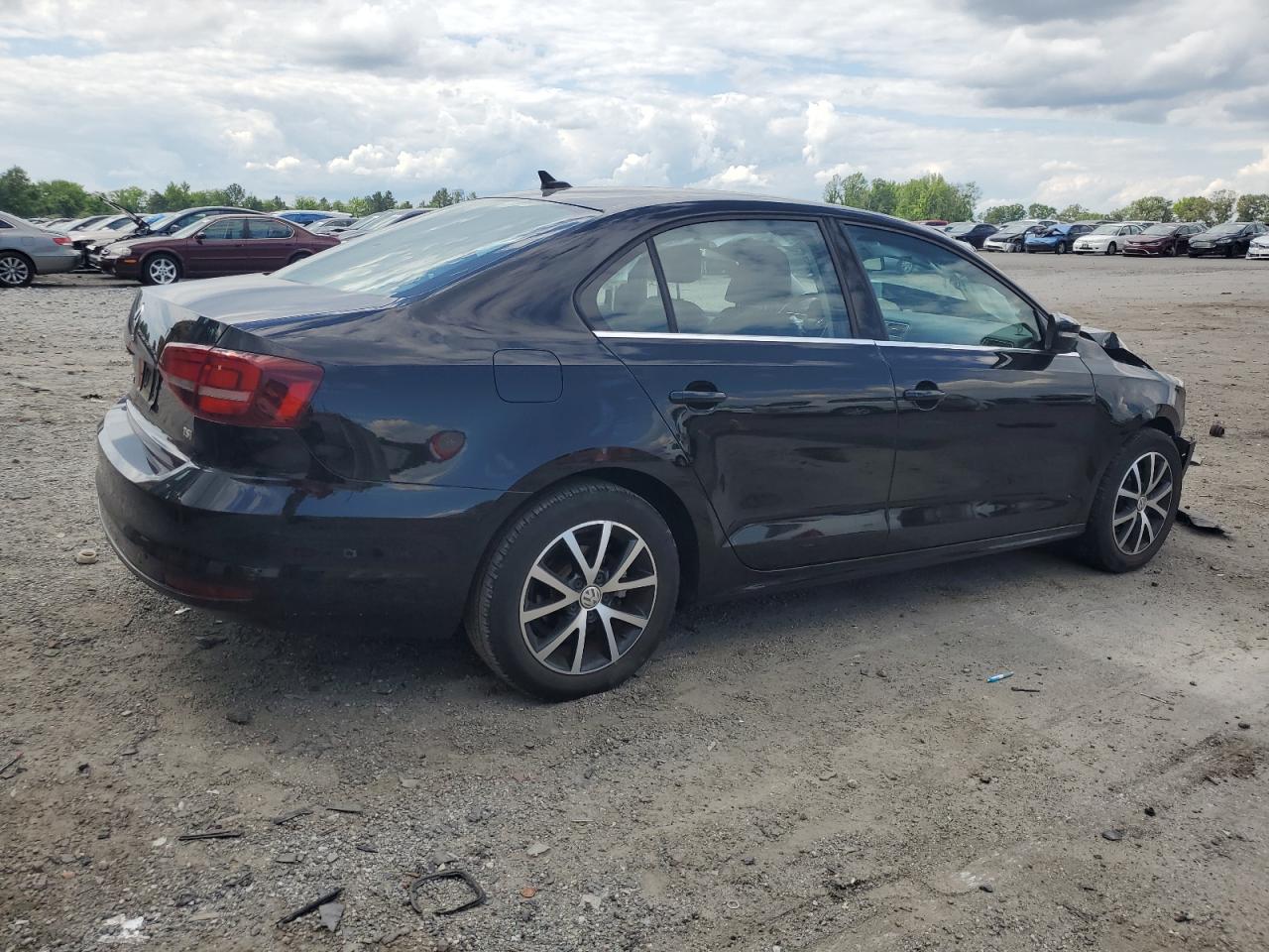 3VWDB7AJ1JM241878 2018 Volkswagen Jetta Se