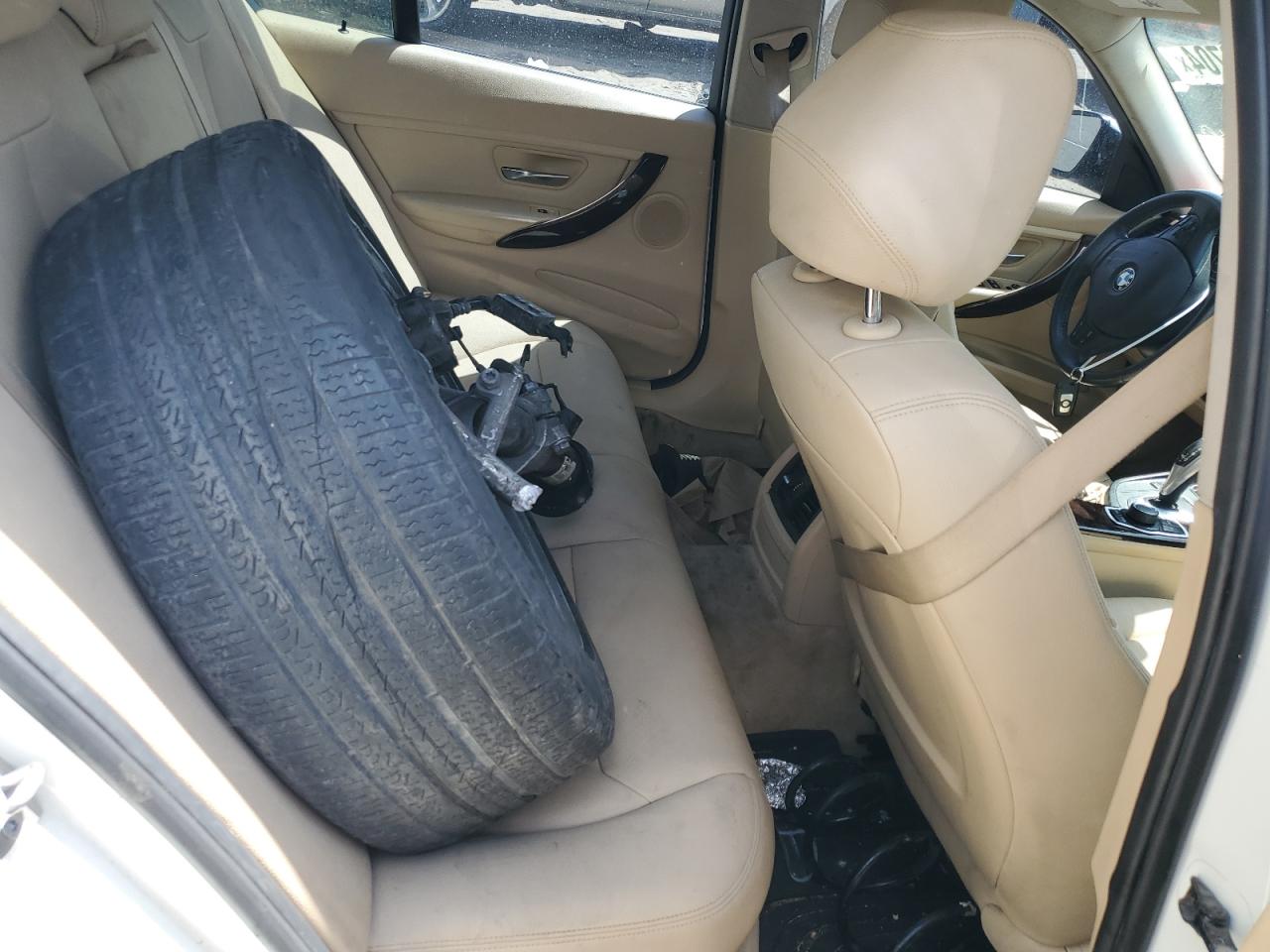 WBA3B1C53FK139070 2015 BMW 320 I