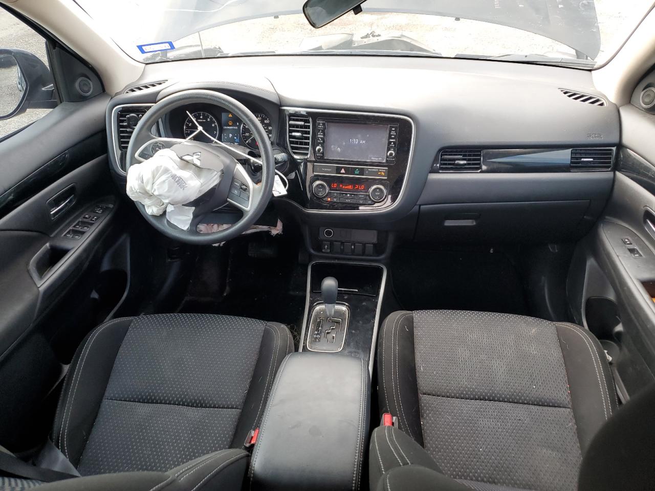 JA4AD2A39KZ006594 2019 Mitsubishi Outlander Es