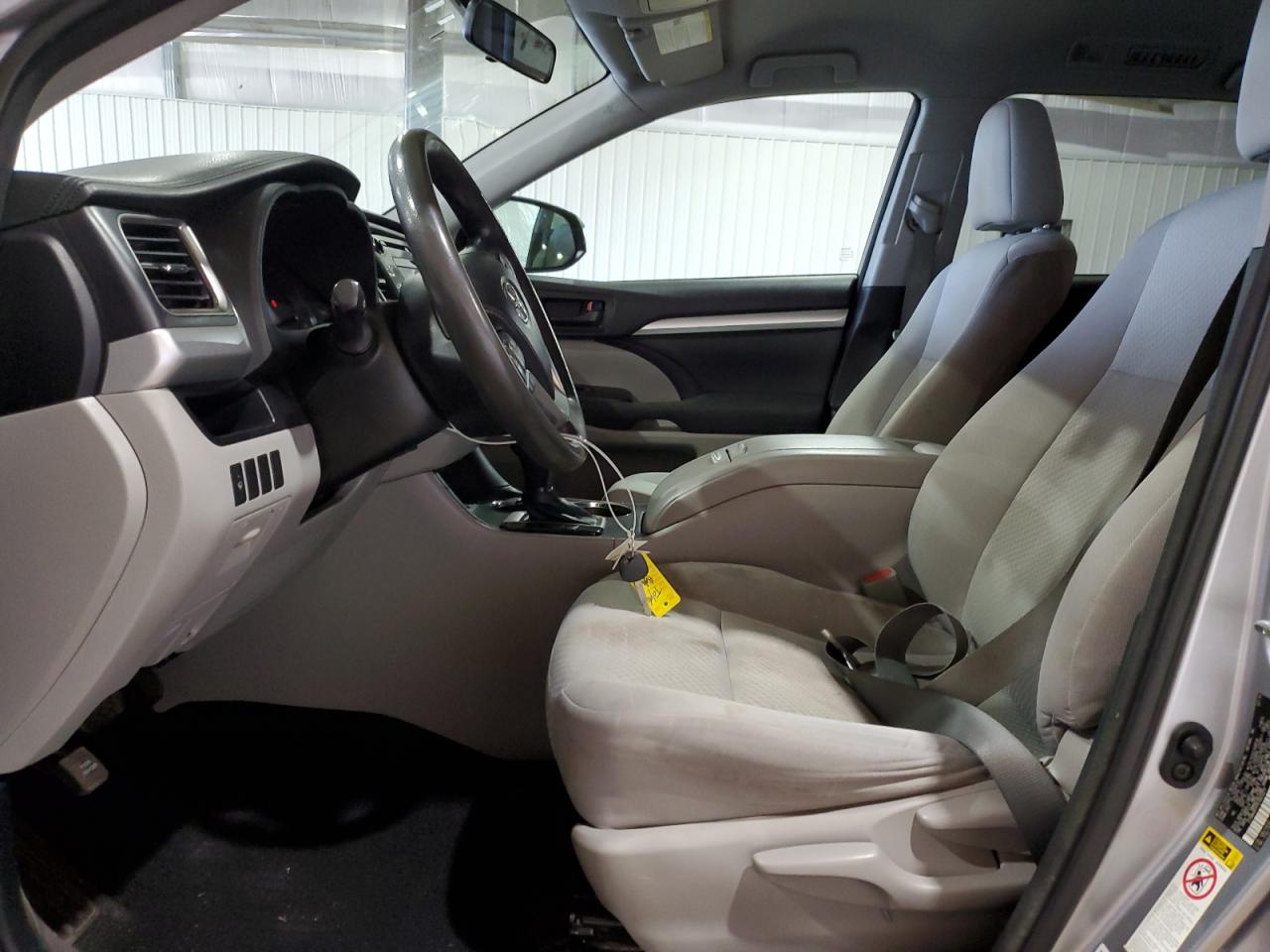 5TDBKRFH1ES023277 2014 Toyota Highlander Le