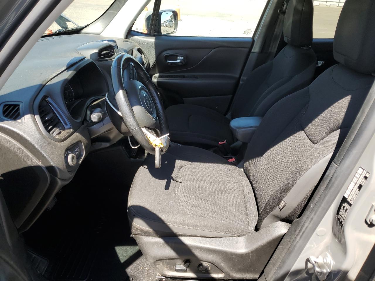 ZACNJABB8KPK65881 2019 Jeep Renegade Latitude