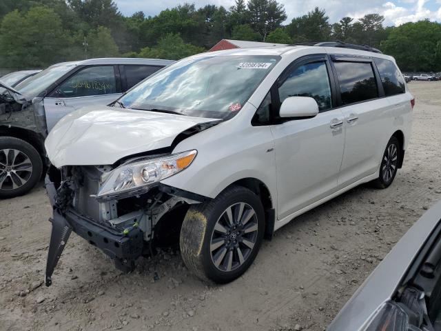 2020 TOYOTA SIENNA XLE 2020