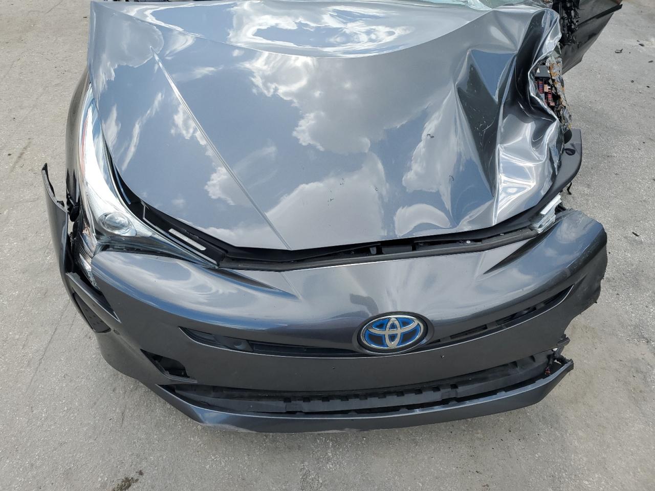 2018 Toyota Prius vin: JTDKARFUXJ3054930