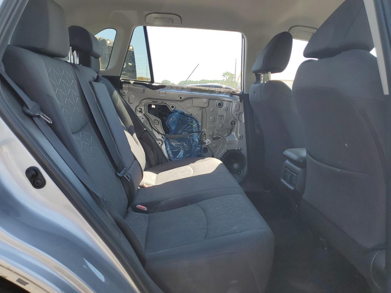 2T3P1RFV0MW211879 2021 Toyota Rav4 Xle