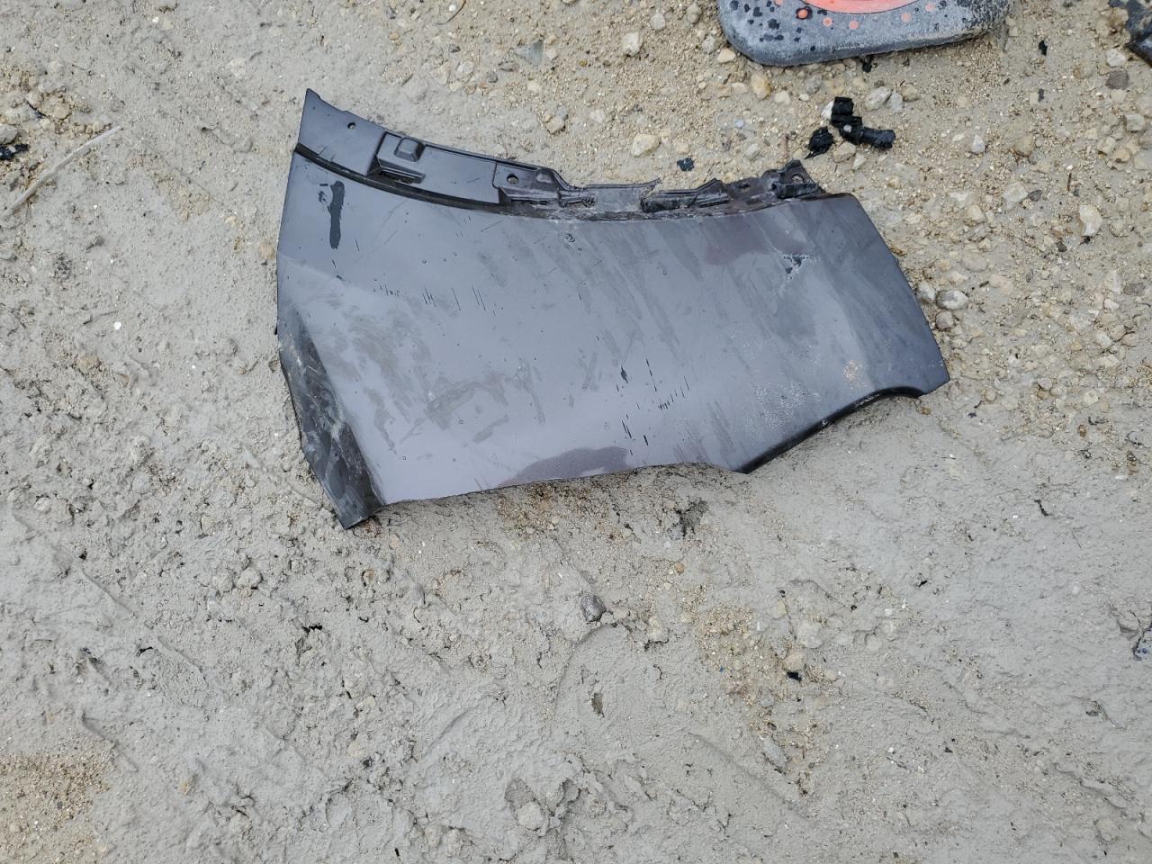 5TDZZRFH9JS250625 2018 Toyota Highlander Le