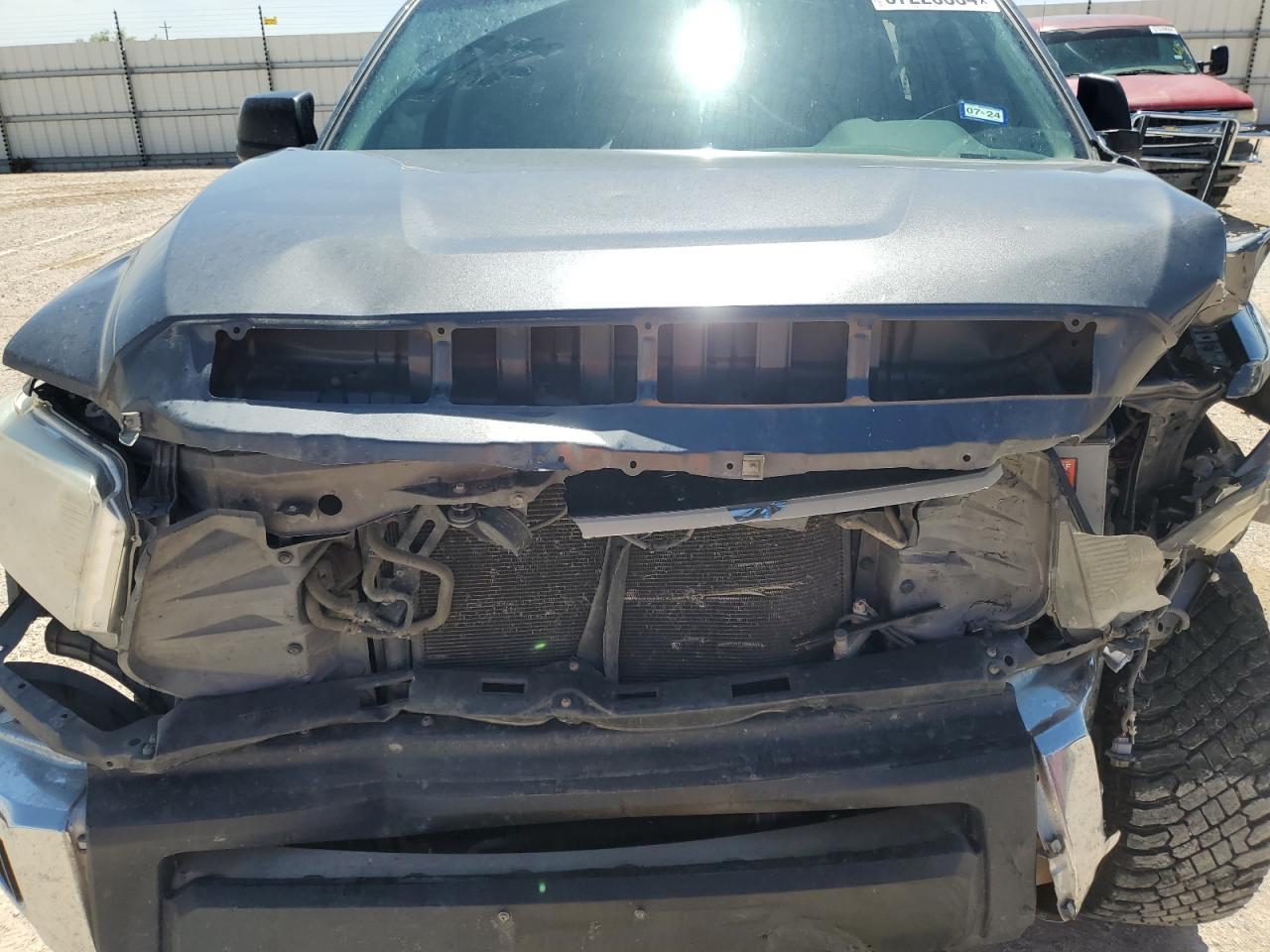 5TFDW5F18HX637606 2017 Toyota Tundra Crewmax Sr5